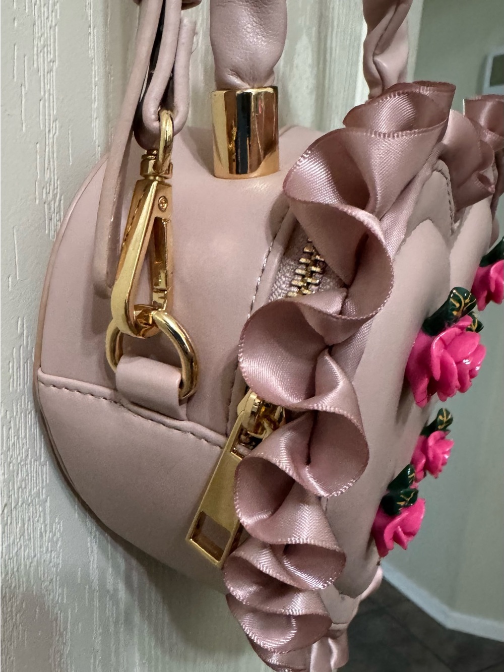 Rare Aldo mauve shaped heart coquette ruffle trim rose purse crossbody bag - Ltd - Picture 7 of 12